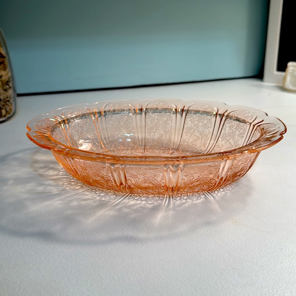 Vtg Pink Depression Glass Jeannette CHERRY BLOSSOM 9 x 6 3/4" Oval Serving Bowl